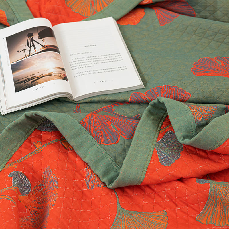 GinkgoGlow Reversible Cotton Quilt – Vibrant, Eco-Friendly Comfort