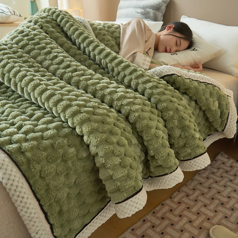 CoralSoft Reversible Fleece Throw – Cozy, Luxurious Comfort for Any Space