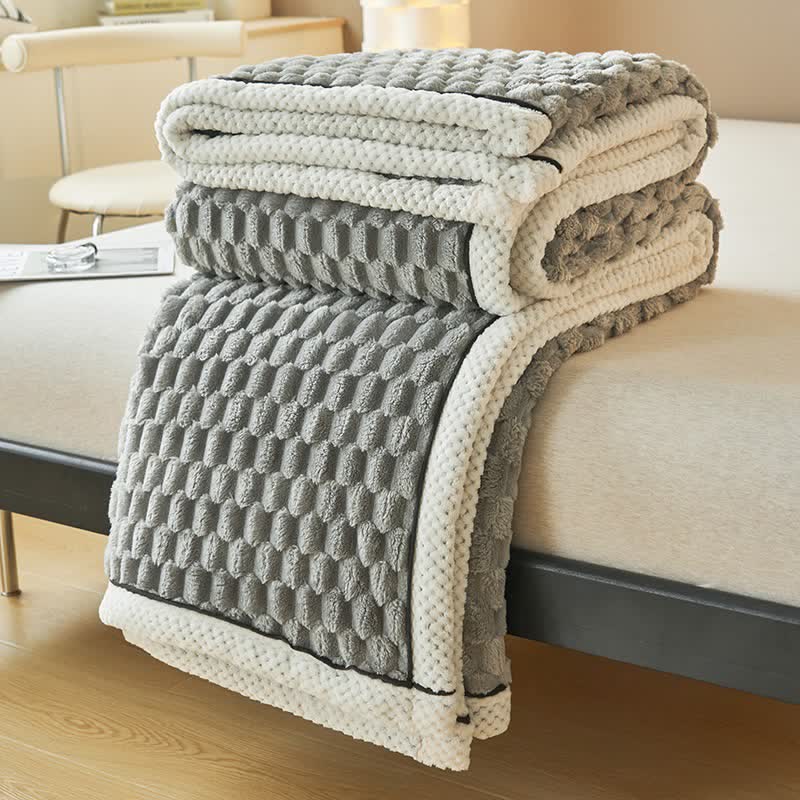 CoralSoft Reversible Fleece Throw – Cozy, Luxurious Comfort for Any Space