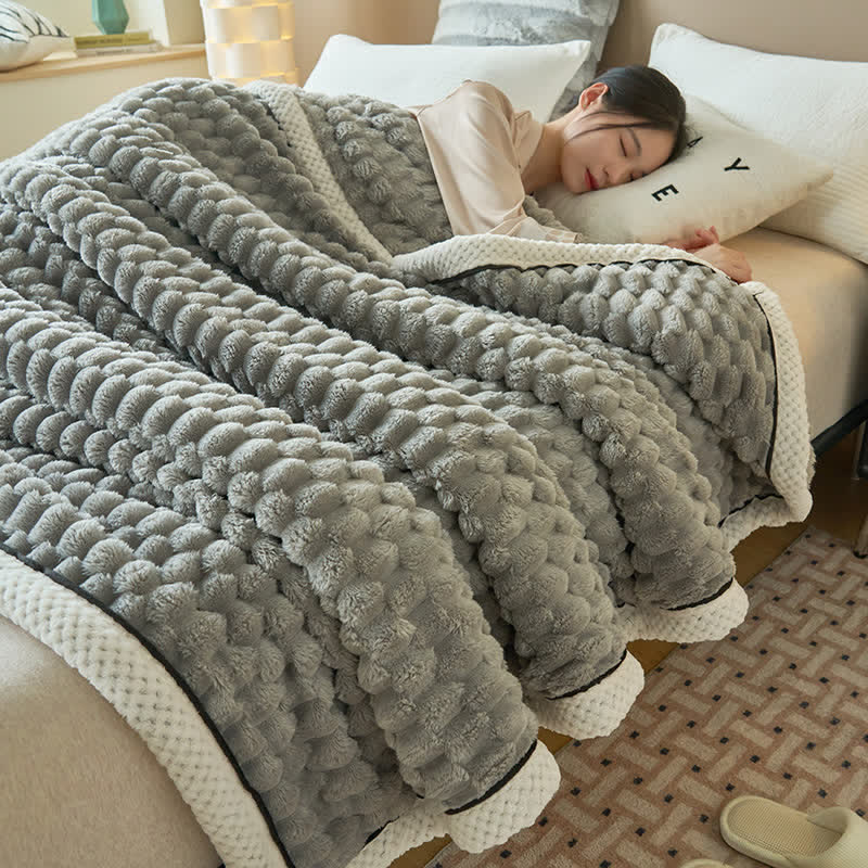 CoralSoft Reversible Fleece Throw – Cozy, Luxurious Comfort for Any Space